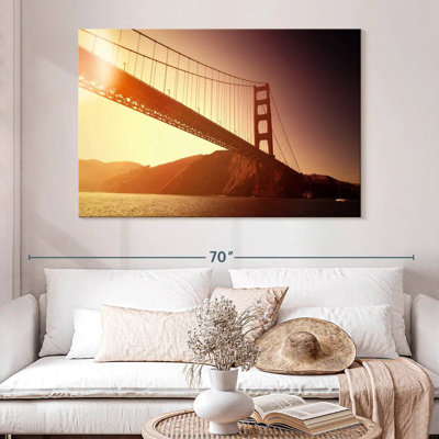 Lilie Alluring Golden Gate Bridge