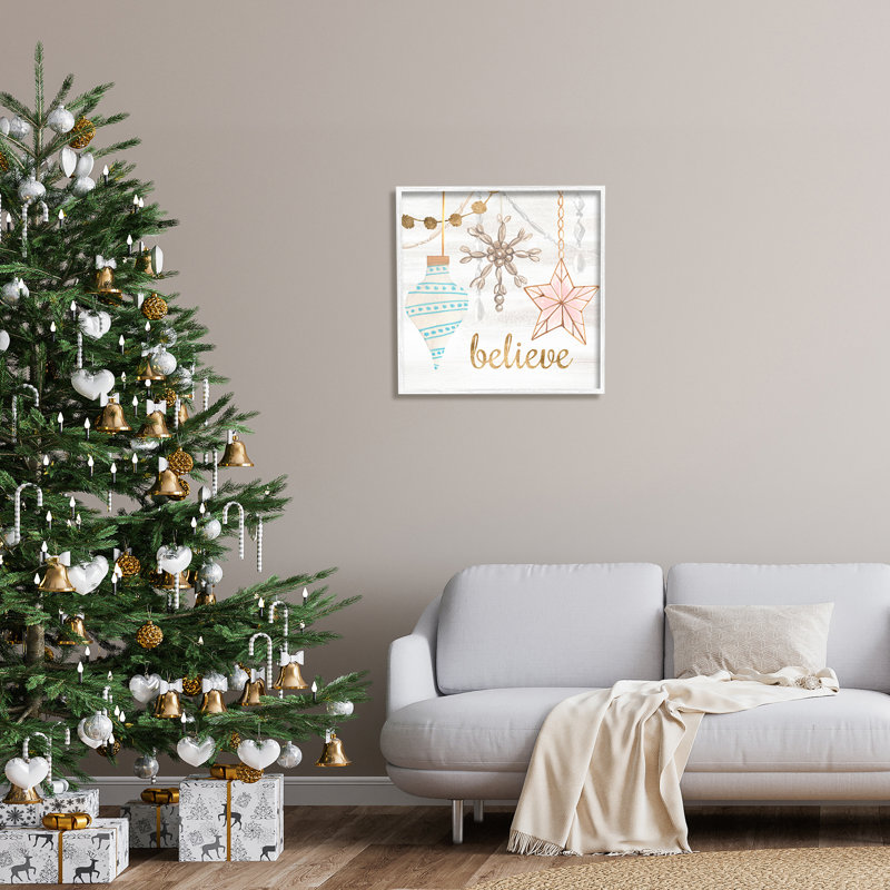 Glimmering Believe Text Holiday, H 24 po x l 24 po x P 1,5 po, Giclée encadrée blanc bord de mer