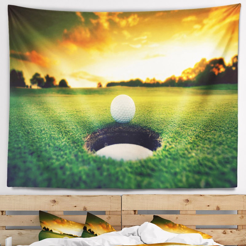 Tapisserie en polyester boule de golf près du trou avec accessoires suspendus inclus, H 32 po x l 39 po