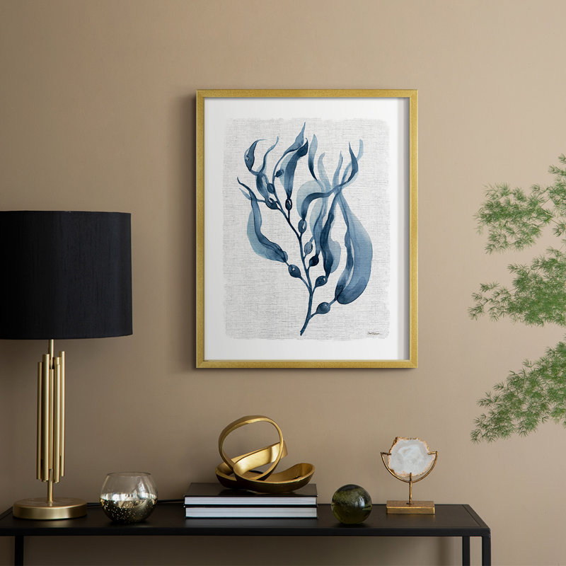 Reproduction encadrée bleu marine de varech I - bois massif, H 30 po x l 24 po, Doré