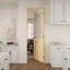 Porte intérieure semi-vitrée en pin massif naturel, style colonial, prémontée, avec kit de chambranle, joint d'étanchéité, ouverture à droite vers l'intérieur, charnières noires et poignée incurvée, non finie et à peindre, pour garde-manger, chambre, salle de bain et garde-robe, 91,4 cm x 203,2 cm-112248184-112248185