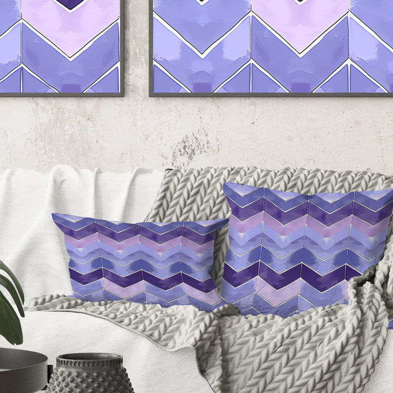 Coussin mauve Mid-Century Chevron Bliss IV, H 16 po x l 16 po