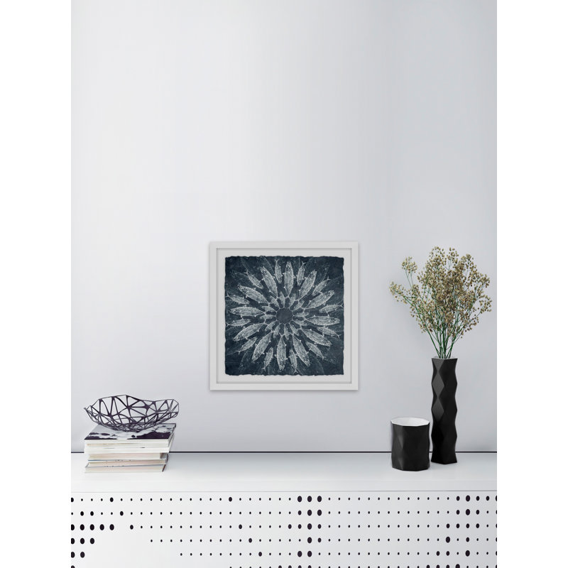 Reproduction encadrée Luxora «Concentric Fish V2», H 12 po x l 12 po x P 1,5 po