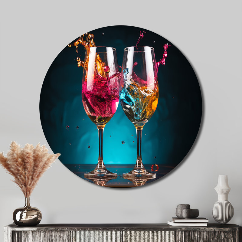 «Whimsical Cheers - Food & Beverage», art rond en métal, H 29 po x l 29 po