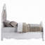 Grand lit Maver, tête de lit tapissier festonnée taupe, blanc