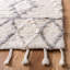 Tapis ivoire / gris en laine touffeté à la main Powell-682109904