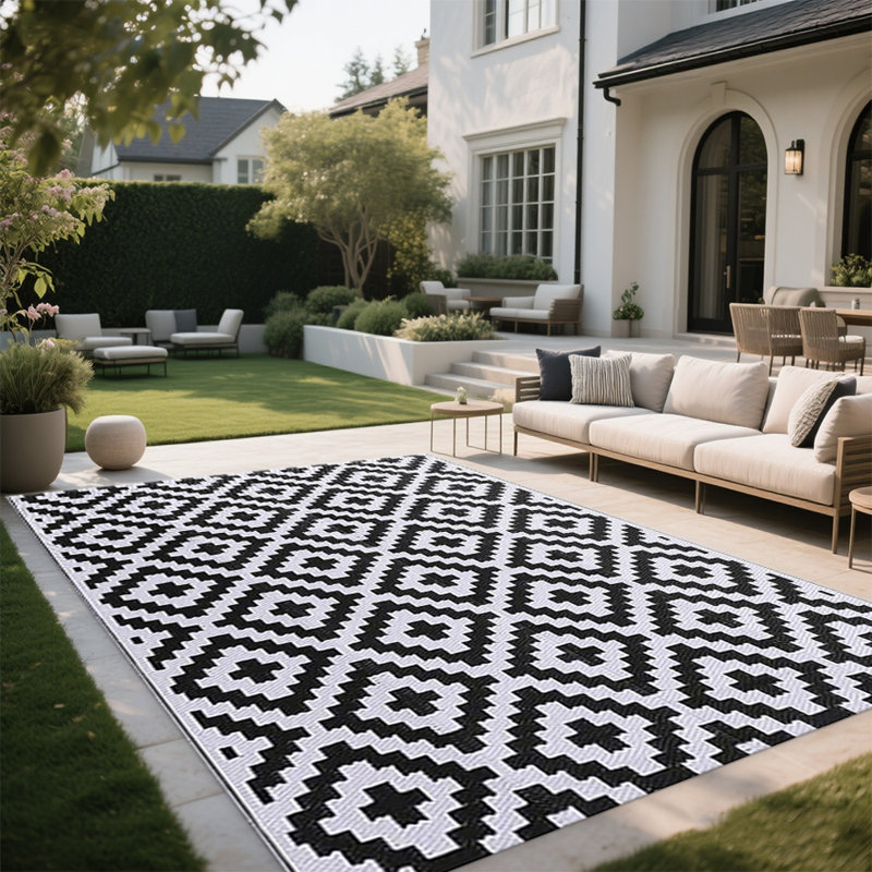 Black and White Cross Pattern Outdoor Rug Camping Plastic Straw Mats, Rectangle 6' x 9'
