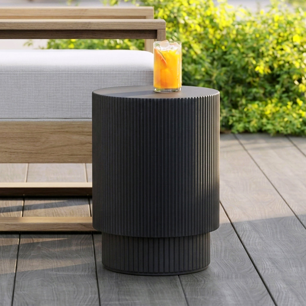Gata 15.25 " Patio Side Table, Black