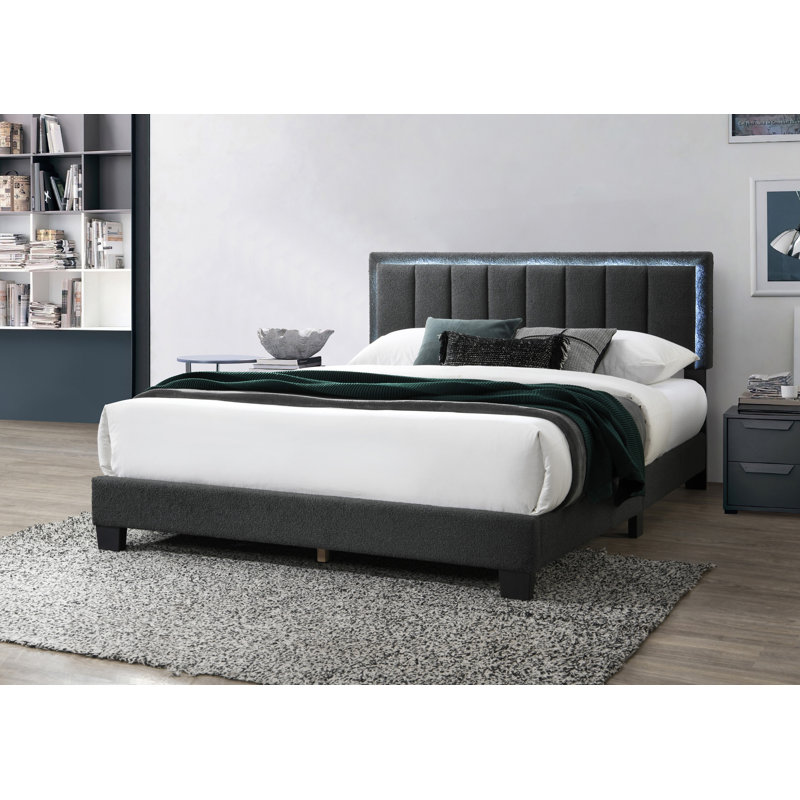 Hillyard 5-Pcs Bedroom Set