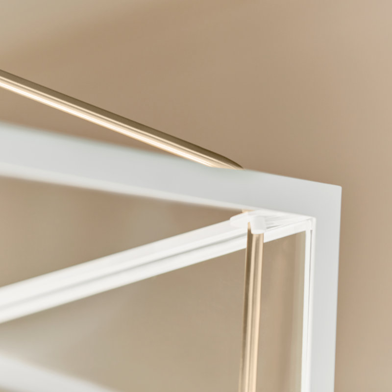 Luminaire suspendu de style lanterne à 4 lumières Delvin, H 31,75 po x l 22,25 po x P 22,25 po, Blanc / bronze champagne