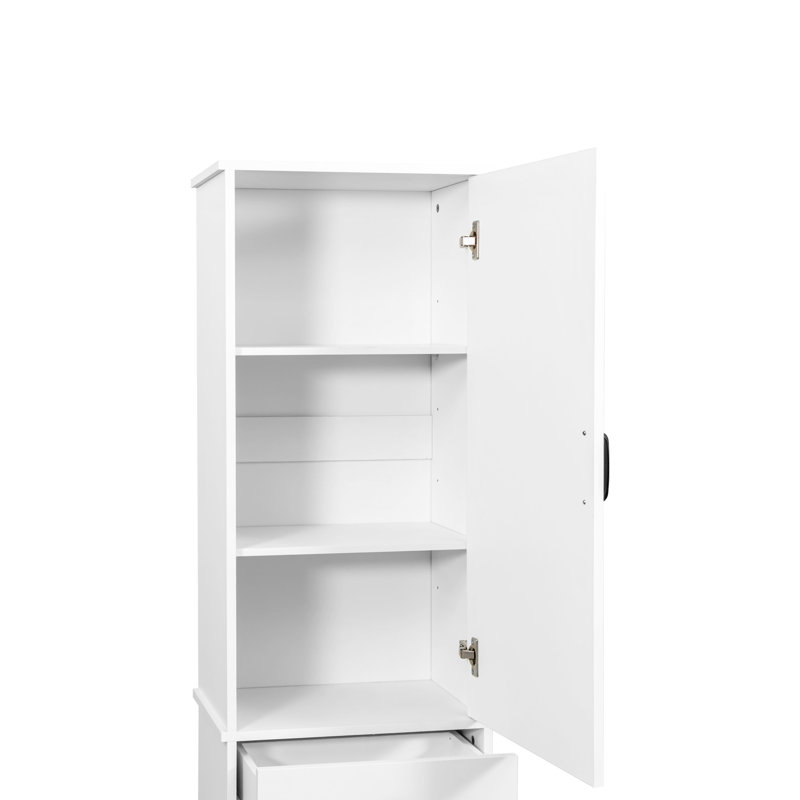 Élégante armoire à linge blanche avec rangement pratique et espace de rangement efficace