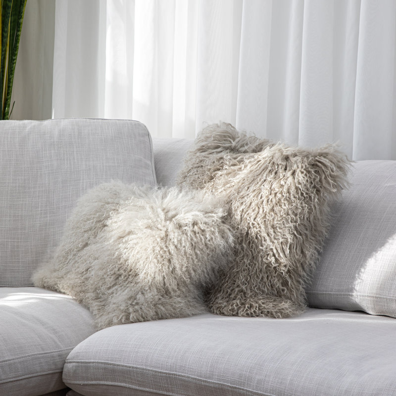 Coussin en fourrure bouclée Curla, Gris, H 18 po x l 18 po