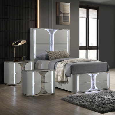 Twickenham 3-Piece Bedroom Set With Nightstands
