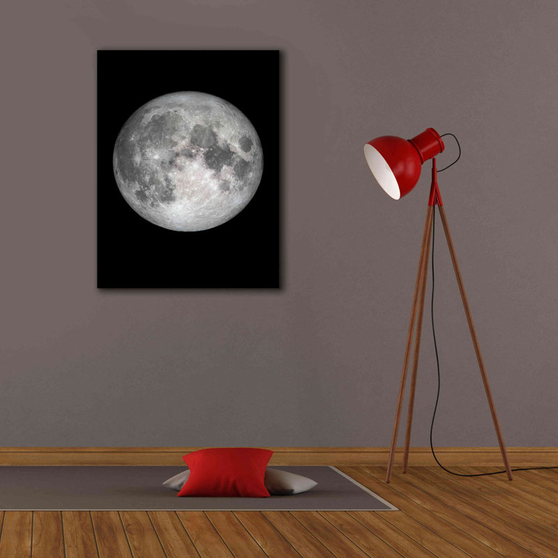 «The Moon» par Design Fabrikken, estampe numérique sur toile, H 34 po x l 26 po x P 1,5 po