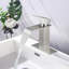 Robinet de lavabo de salle de bain à poignée simple avec bonde escamotable Waterfall-125382405