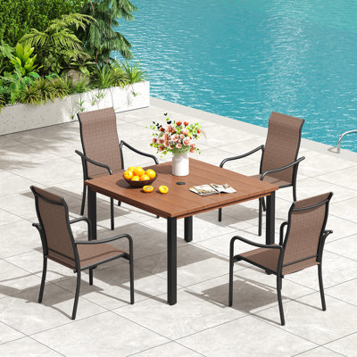 Ensemble repas carré pour patio