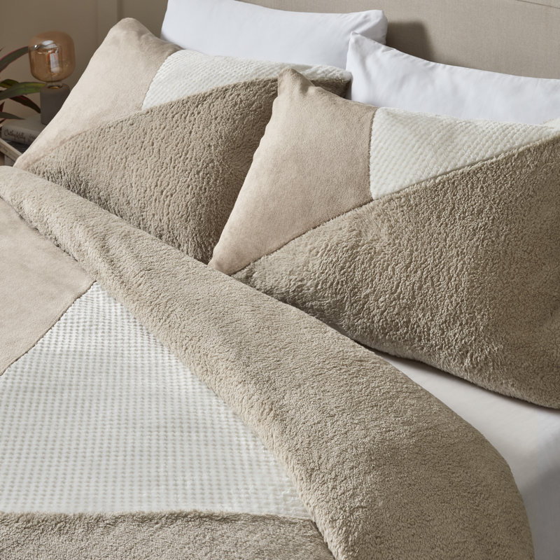 Cosy Larsson Geo Fleece Duvet Cover Set, Single Duvet Cover + 1 Standard Pillowcase, Natural