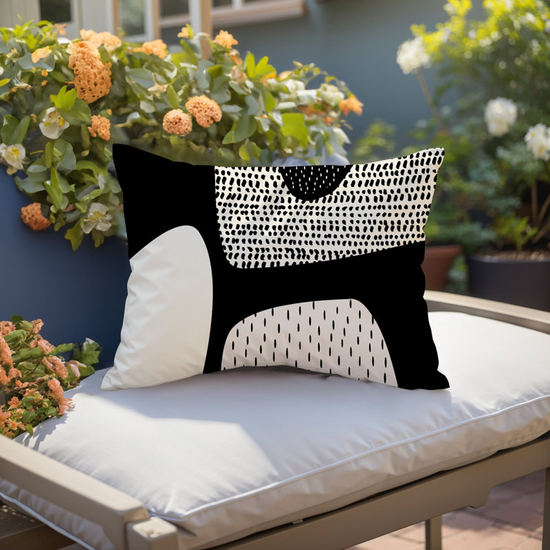 Coussin lombaire réversible intérieur / extérieur Vikka, H 14 po x l 20 po, Off-White/Black