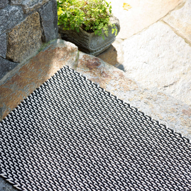 Tapis intérieur / extérieur noir / ivoire tissé à la main à deux tons, Rectangle 5 pi x 8 pi