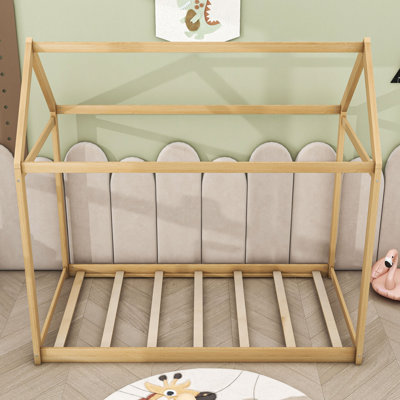 Lit simple en bois