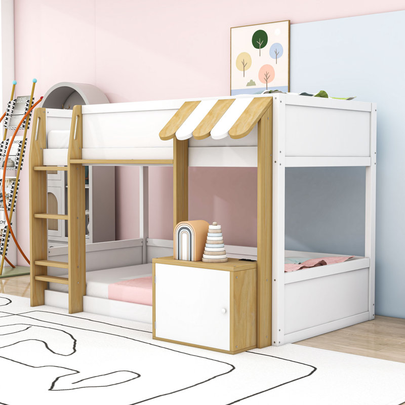 Lit superposé simple au-dessus de simple avec bureau intégré, armoire, ports USB, échelle et garde-corps