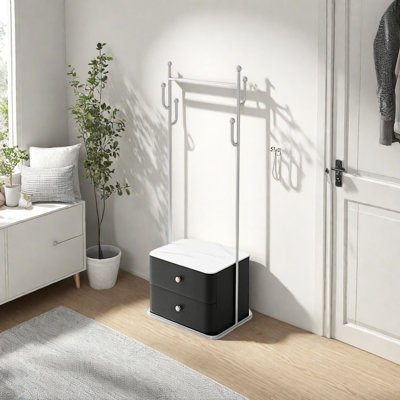 Armoire en bois de pin massif avec tiroirs
