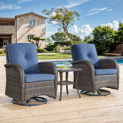 Ensemble de meubles de patio 3 pièces Valierius avec coussins et table d'appoint en osier