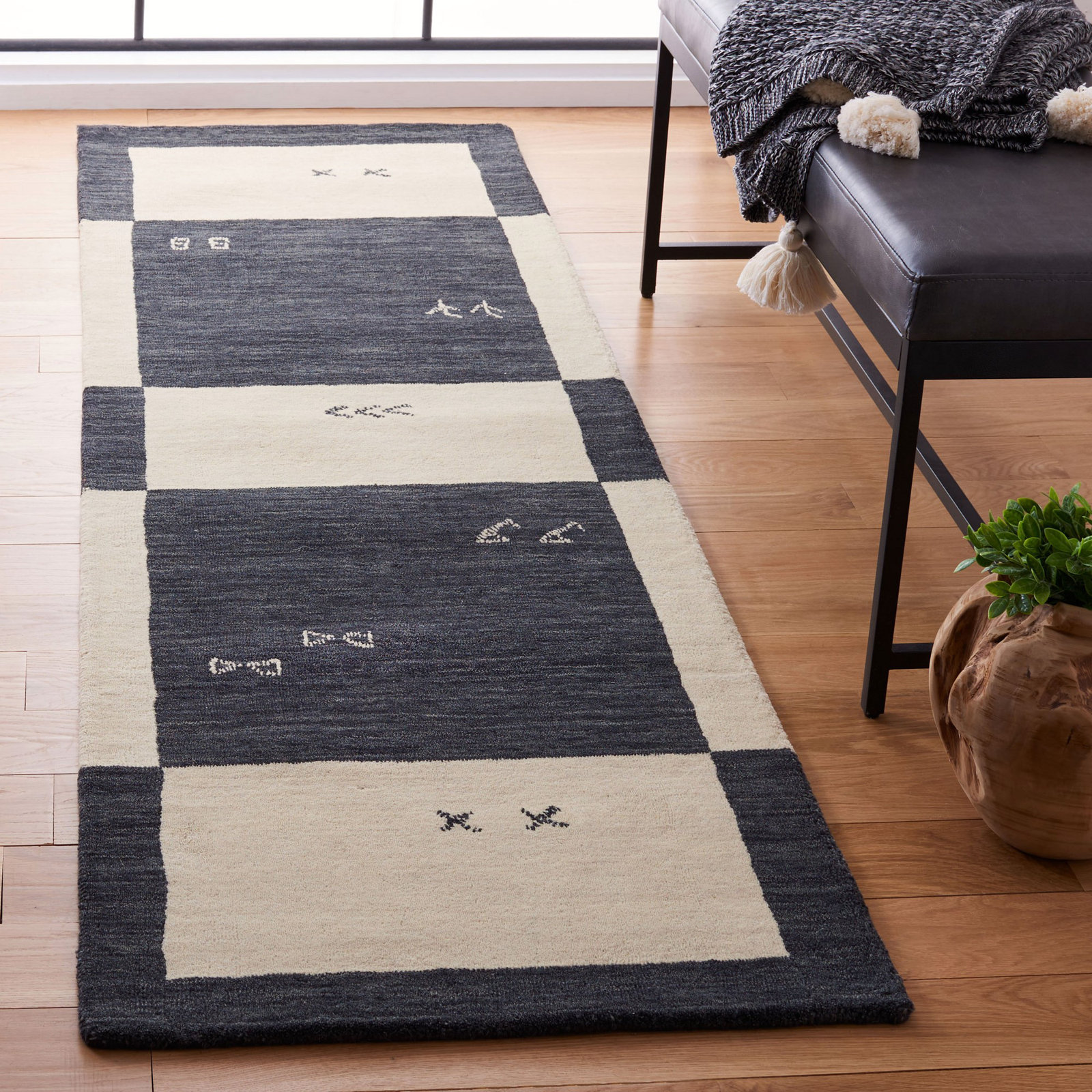 Santiago Handmade Wool Cream Rug, Runner 2'3" x 8'