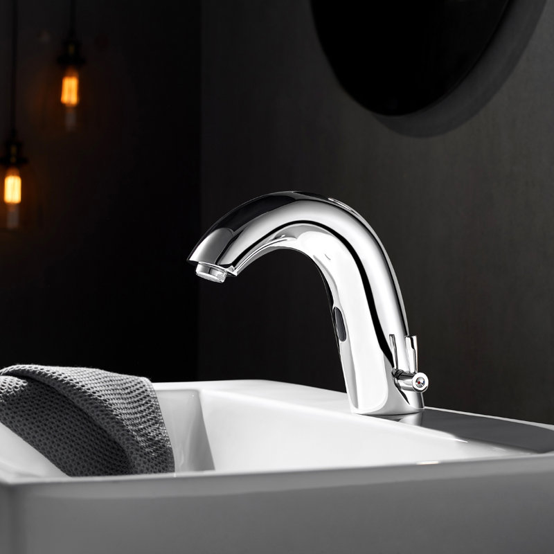 Single-Hole Single-handle Bathroom Faucet, Polished Chrome Finish