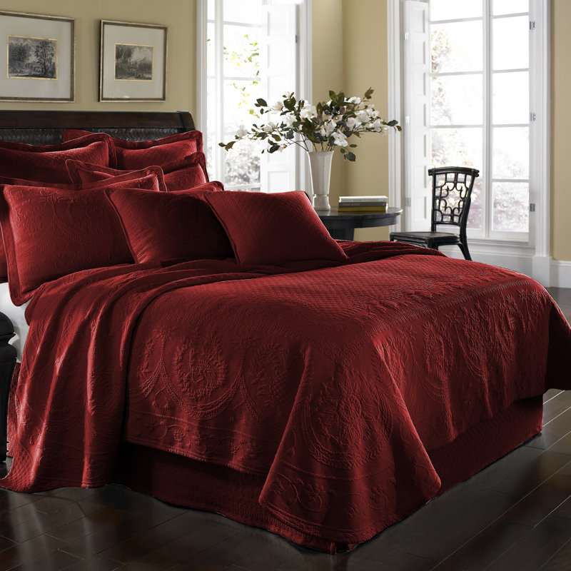 King Charles Matelasse Traditional Coverlet, King, Sunshine