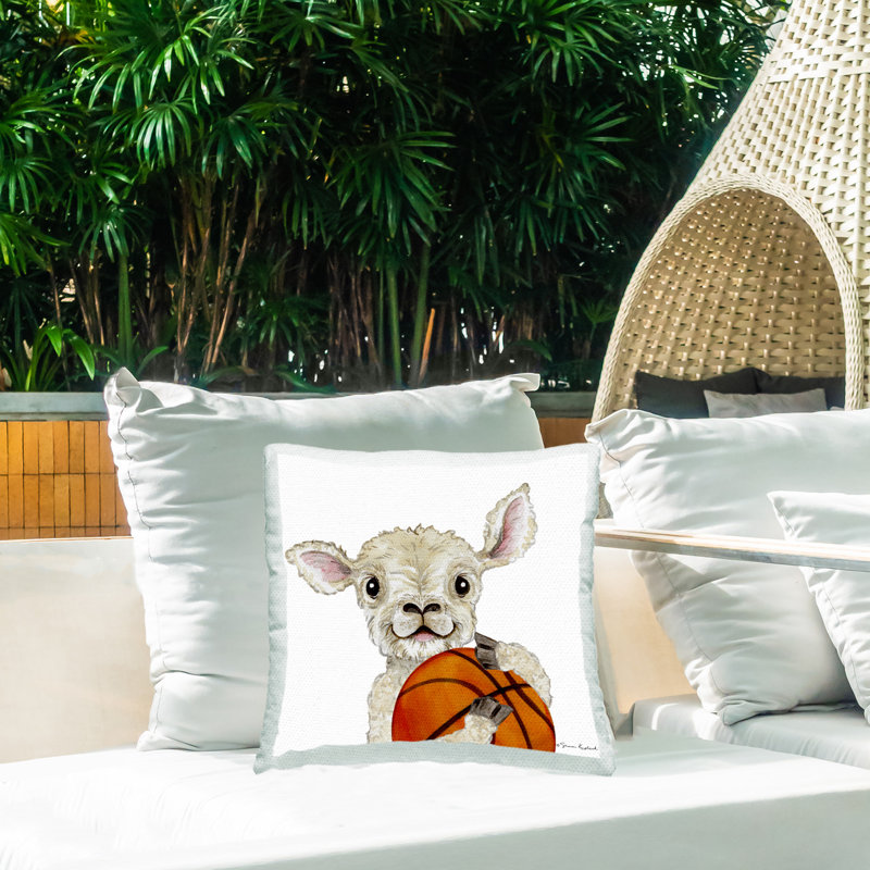 Coussin d'extérieur imprimé mouton avec basketball par Sharon Kuplack