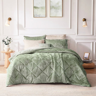 King/ King Velvet Duvet - 4pcs With 2 Shams And Throw Pillow, Diamond Quilting Warm Lustrous