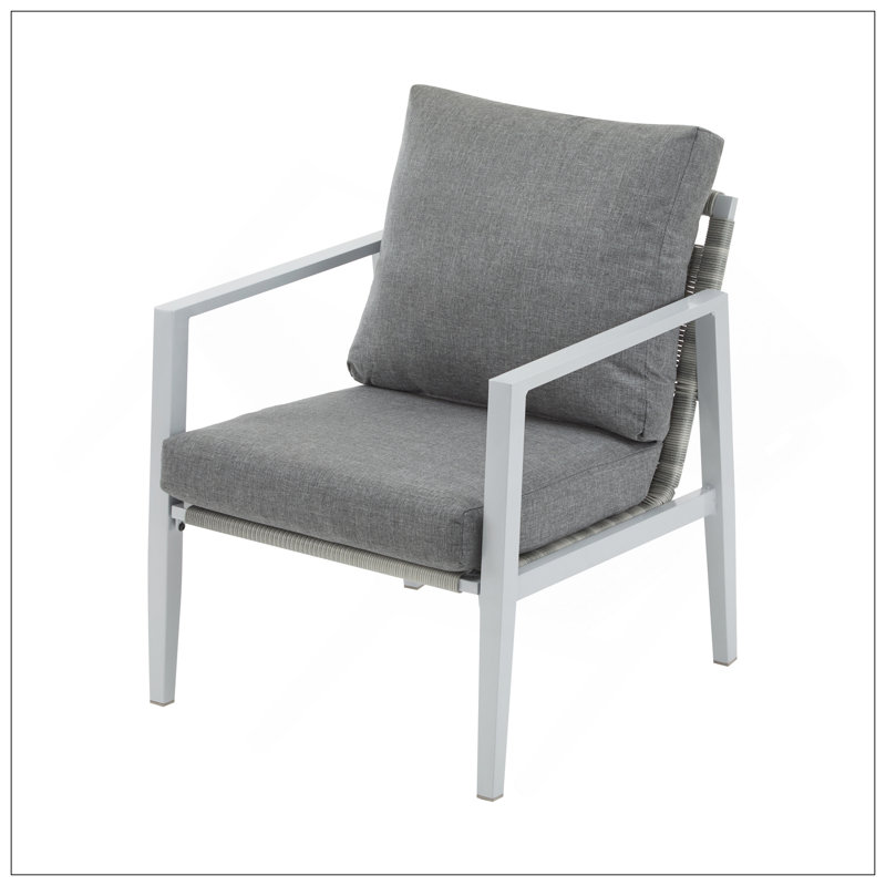 Méridienne moderne en aluminium avec détails de corde élégants et coussins moelleux pour les espaces polyvalents, Gris clair