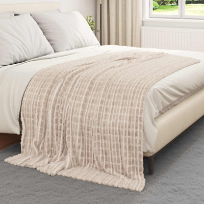 5.2-31 Throw Blanket