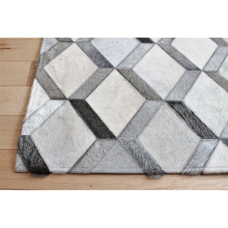 Area Cowhide Geometric Area Rug in Gray/Cream, Rectangle 6' x 9'