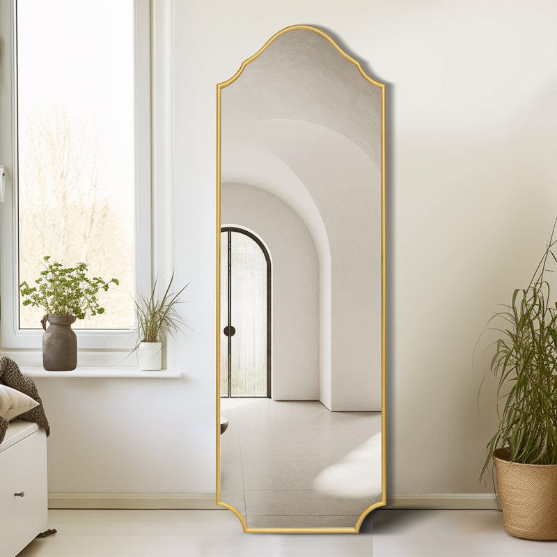 Miroir incliné en métal Lilith, Or, 70" x 24"