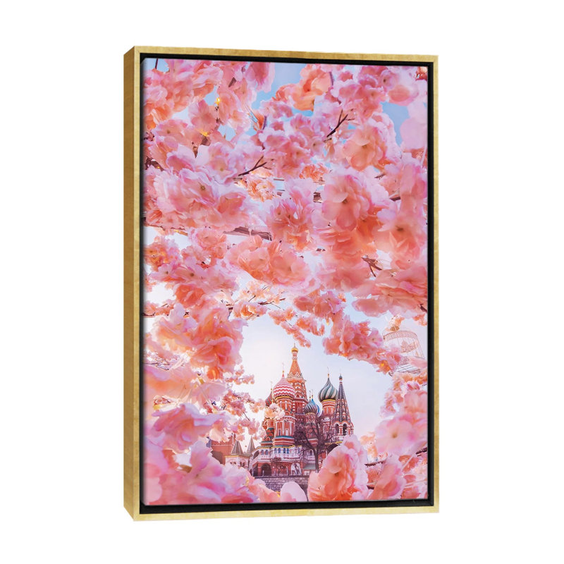 Le Moscow Spring par Hobopeeba-reproduction de photo, H 26 po x l 18 po x 1,5 po, Toile encadrée d'or, Pas de tapis