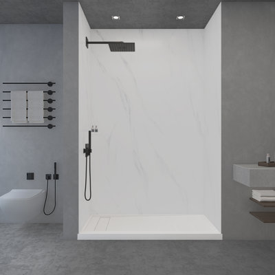 Ensemble de panneau de douche mural 3 pièces WOODBRIDGE en blanc de Carrare, installation rapide et ajustable, épaisseur de 3/16 po (5 mm). 