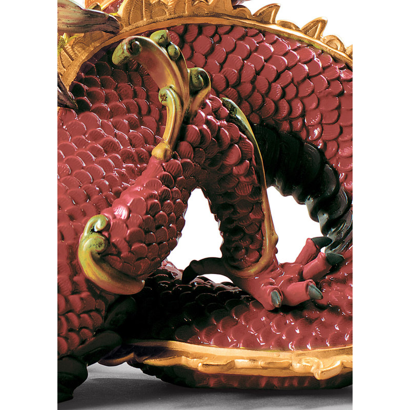 Figurine dragon majestueux