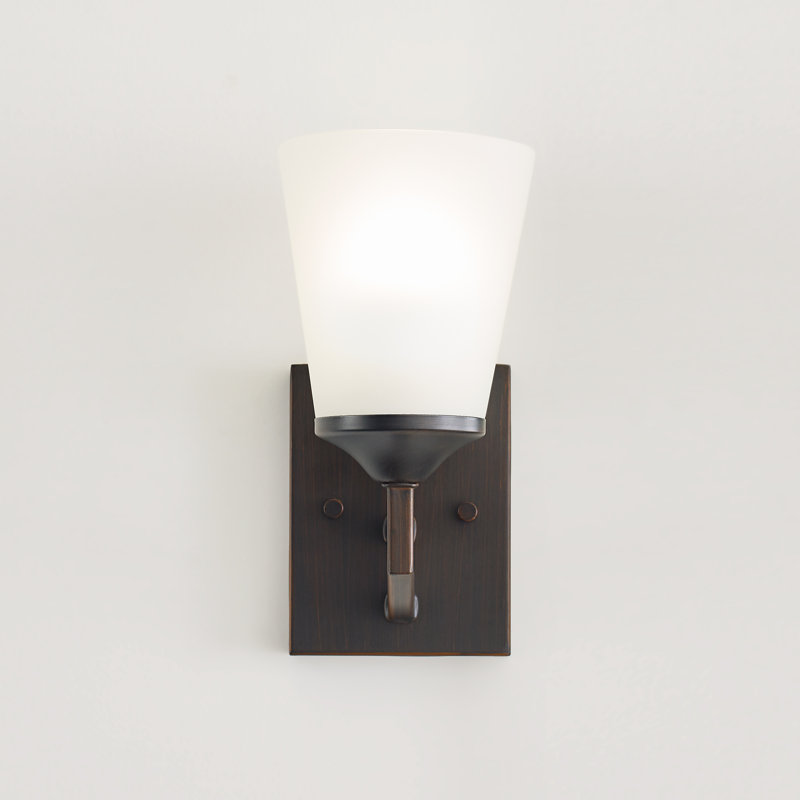 Applique murale / de salle de bain Hanford à une lumière de Génération Lighting par Visual Comfort, Sienne brûlée