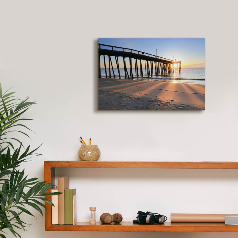 «Sunrise at the Pier» par Lori Deiter, art mural sur toile, H 12 po x l 18 po x P 0,75 po