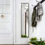 Miroir pleine grandeur sur pied incliné 64 po x 21 po à grain de bois gris