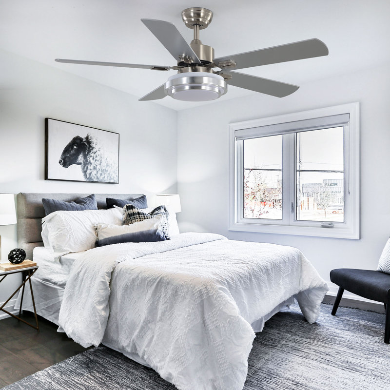 Bobine 5 - Blade LED Standard Ceiling Fan with Remote Control and Light Kit Included, 52"