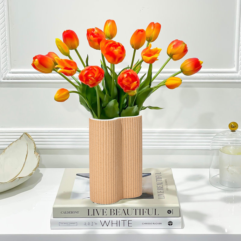 Vase de table moderne en céramique H 7,7 po, Tanné