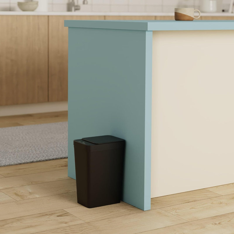 Ensemble de 2 poubelles automatiques sans contact de 2,2 gallons, petite poubelle intelligente à capteur de mouvement, poubelle mince et imperméable pour chambre à coucher, salle de bain, bureau, salon