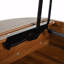 Table basse à plateau relevable avec plateau caché en bois partiellement assemblé