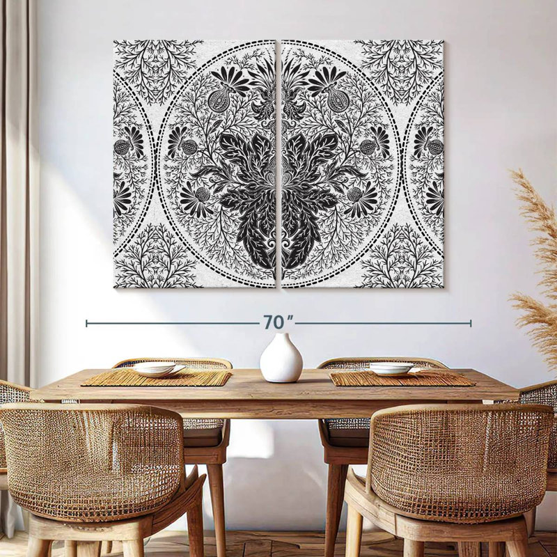 «Black Damask», reproduction sur toile, H 45 po x l 61 po x P 1,25 po