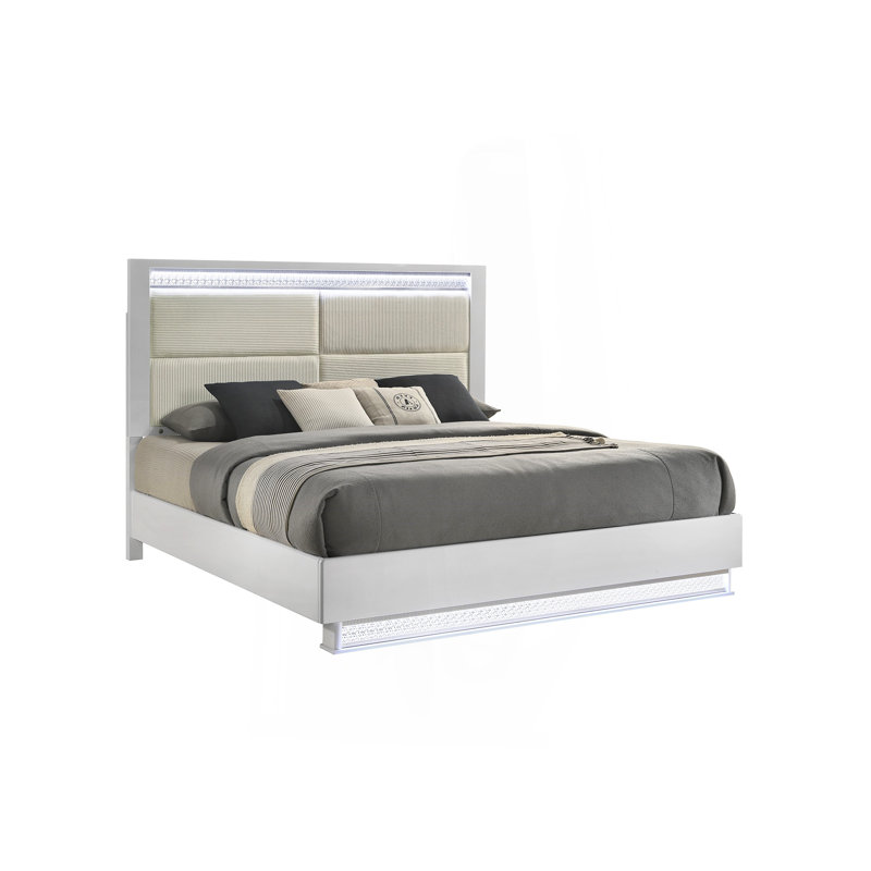 Grand lit de style moderne avec tête de lit à DEL et bois blanc