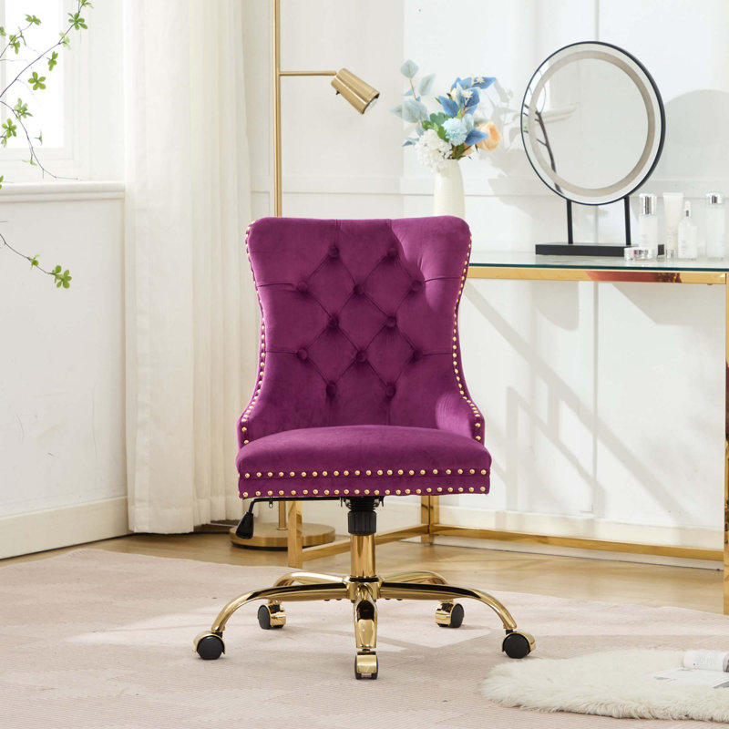 Chaise de bureau contemporaine rembourrée et capitonnée à boutons avec base en métal, Velours, Mauve, Doré