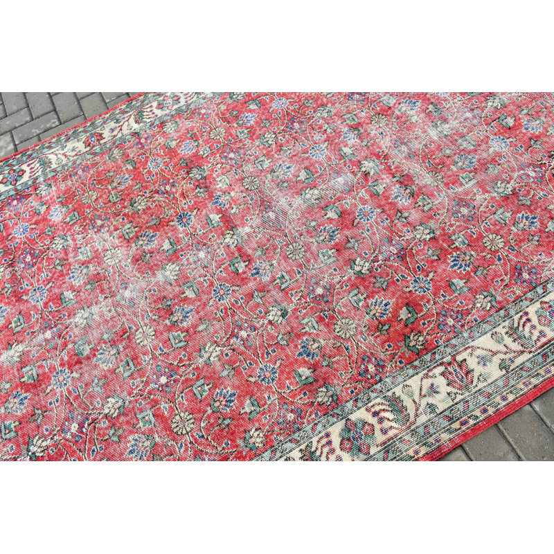 Tapis rouge turc rétro avec un design oriental traditionnel fait à la main pour un décor de salon élégant